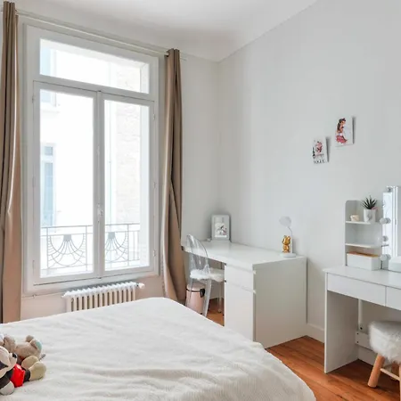 Splendid Flat With Fireplace - Auteuil Apartamento Paris
